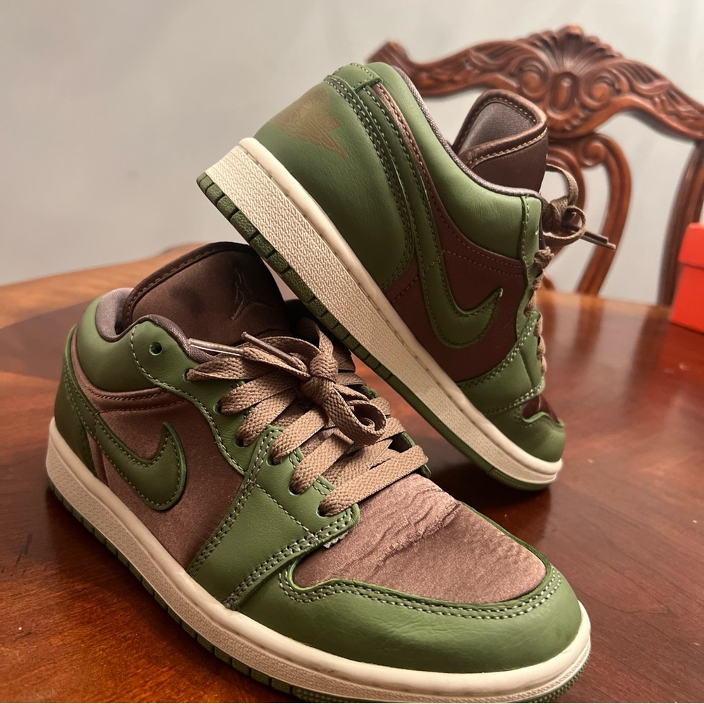 Size 7 - Air Jordan 1 SE Low Olive Brown Kelp